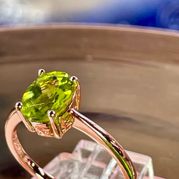 GENUINE Peridot 14k Rose Gold on silver ring - Picture 3 of 7